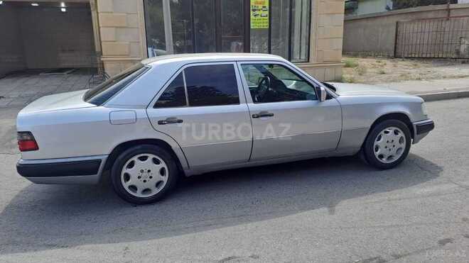 Mercedes E 200 1993, 300,000 km - 2.0 л - Sumqayıt