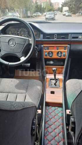 Mercedes E 200 1993, 300,000 km - 2.0 л - Sumqayıt
