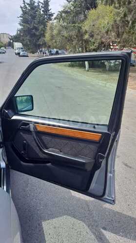 Mercedes E 200 1993, 300,000 km - 2.0 л - Sumqayıt