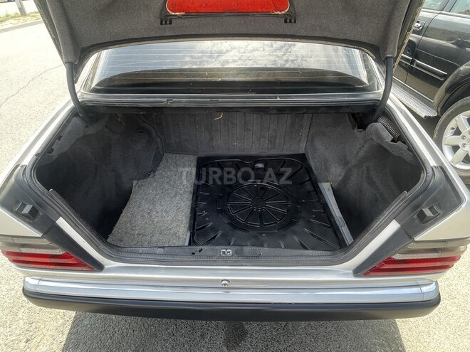 Mercedes E 200 1993, 300,000 km - 2.0 л - Sumqayıt