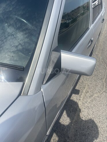 Mercedes E 200 1993, 300,000 km - 2.0 л - Sumqayıt