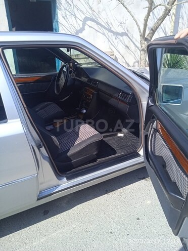 Mercedes E 220 1993, 478,152 km - 2.2 l - Bakı