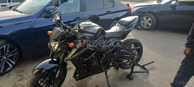 Suzuki  2022, 2,000 km - 0.8 л - Bakı