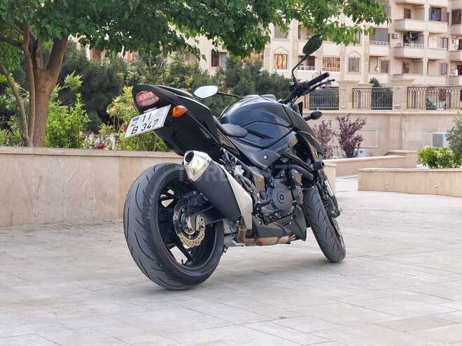 Suzuki  2022, 2,000 km - 0.8 л - Bakı