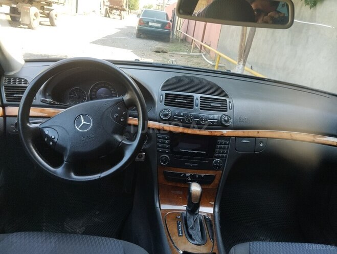 Mercedes E 240 2003, 318,270 km - 2.6 л - Bakı