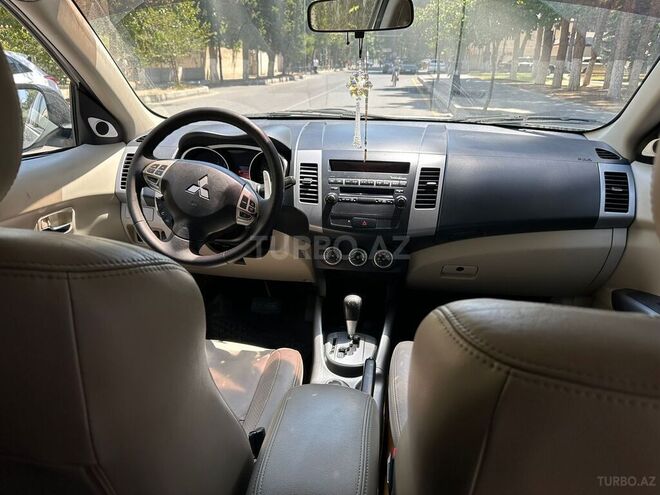 Mitsubishi Outlander 2011, 186,000 km - 3.0 l - Bakı