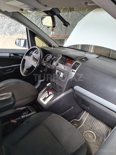 Opel Zafira 2006, 400,000 km - 1.9 l - Qusar