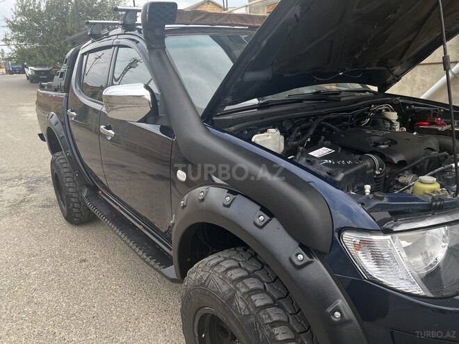 Mitsubishi L200 2014, 298,000 km - 2.5 л - Bakı