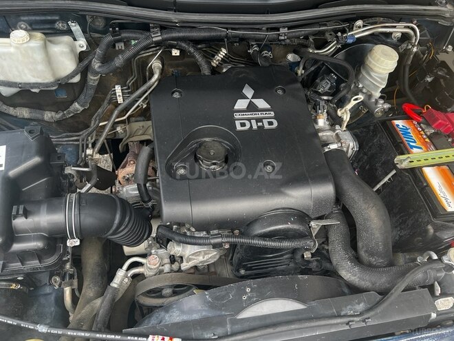 Mitsubishi L200 2014, 298,000 km - 2.5 л - Bakı