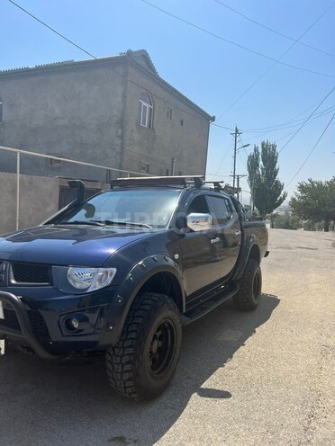 Mitsubishi L200 2014, 298,000 km - 2.5 л - Bakı