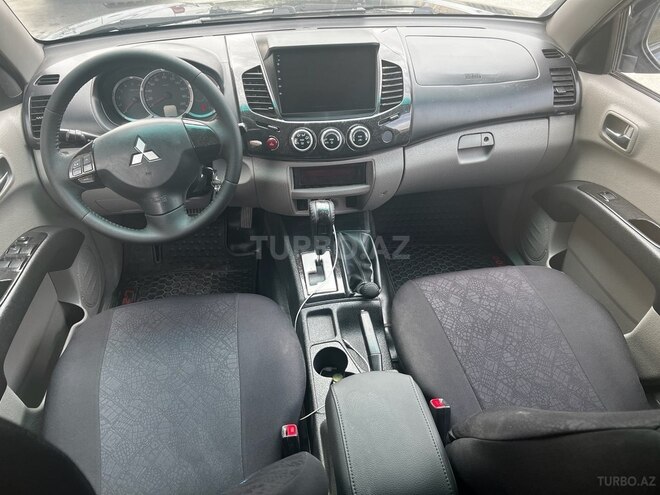Mitsubishi L200 2014, 298,000 km - 2.5 л - Bakı