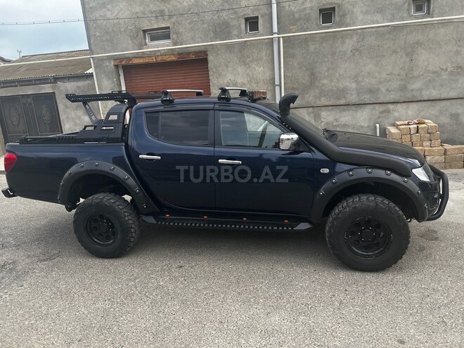 Mitsubishi L200 2014, 298,000 km - 2.5 л - Bakı