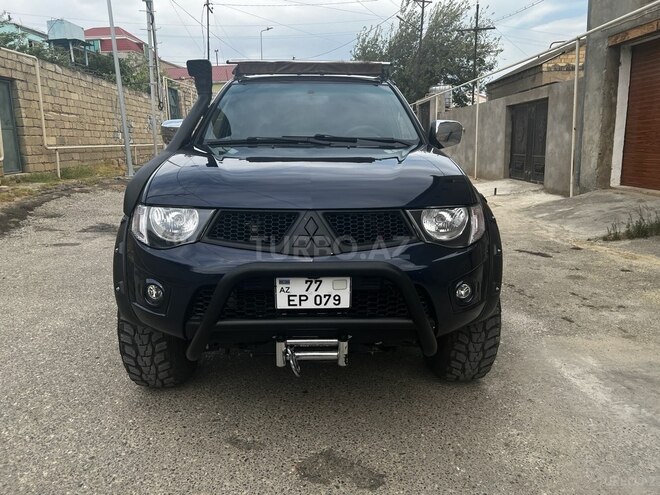 Mitsubishi L200 2014, 298,000 km - 2.5 л - Bakı