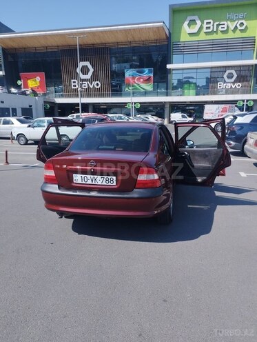 Opel Vectra 1996, 260,000 km - 2.0 l - Bakı