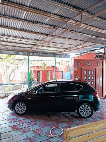 Opel Astra 2012, 330,000 km - 1.3 l - Bərdə
