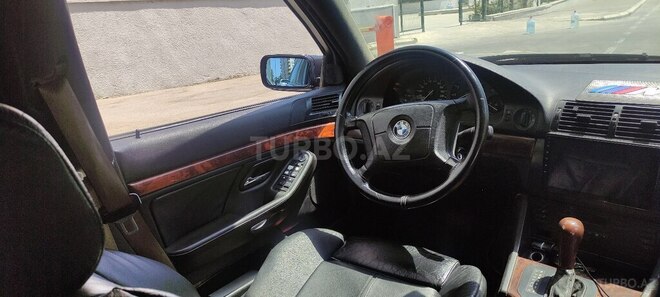 BMW 528 1996, 221,565 km - 2.8 l - Bakı