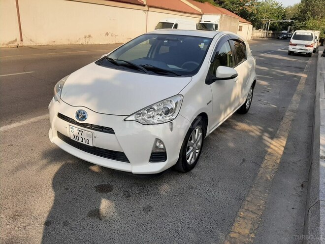Toyota Prius C 2014, 151,000 km - 1.5 l - Bakı