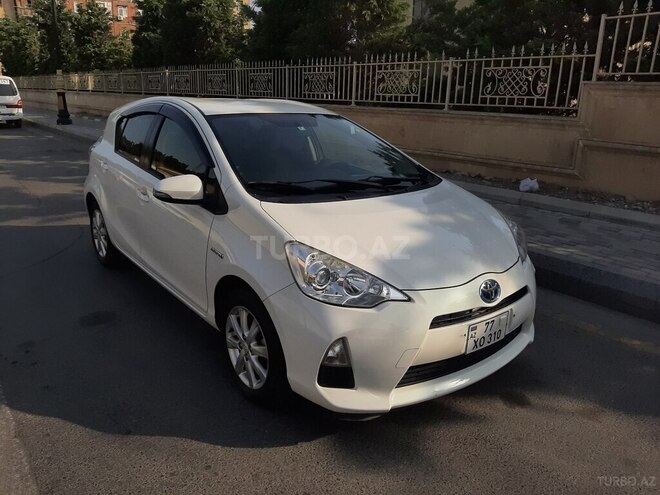 Toyota Prius C 2014, 151,000 km - 1.5 l - Bakı
