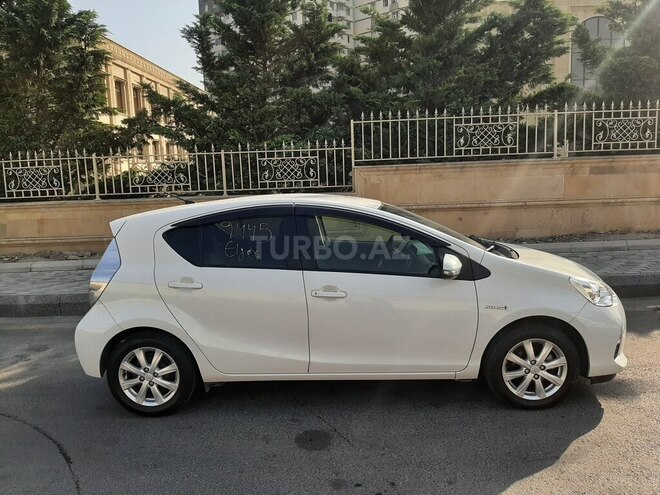 Toyota Prius C 2014, 151,000 km - 1.5 l - Bakı