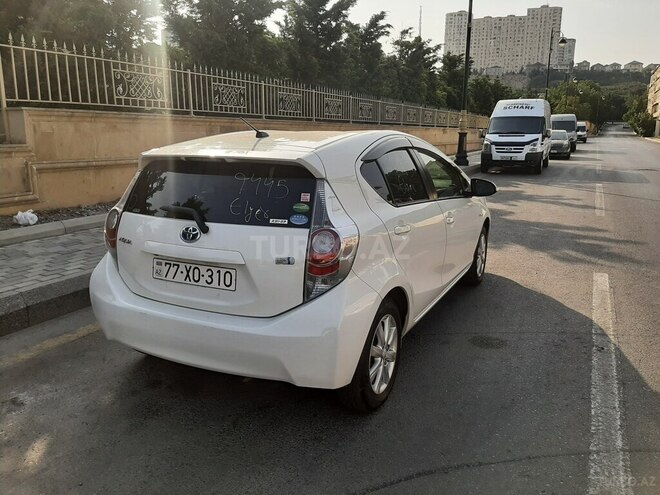 Toyota Prius C 2014, 151,000 km - 1.5 l - Bakı