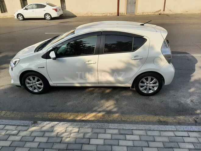 Toyota Prius C 2014, 151,000 km - 1.5 l - Bakı