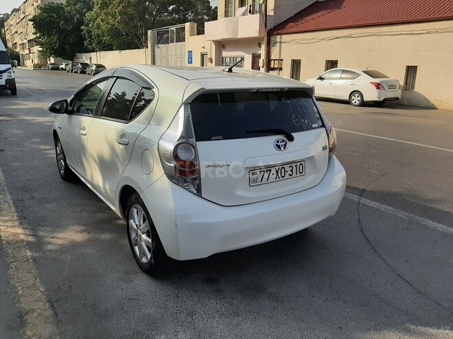 Toyota Prius C 2014, 151,000 km - 1.5 l - Bakı
