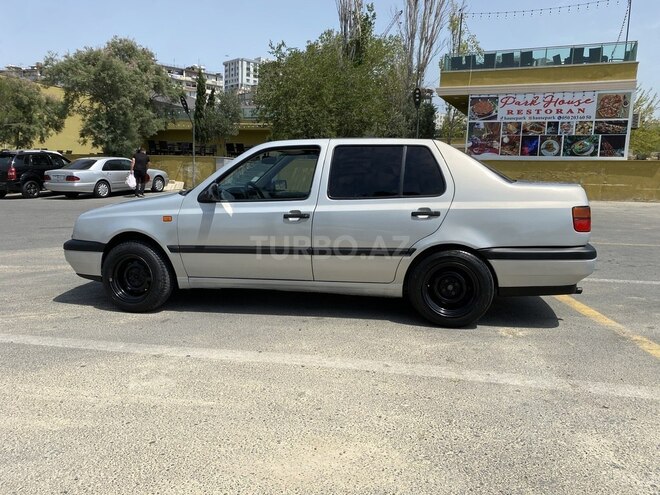 Volkswagen Golf 1994, 250,000 km - 1.8 l - Bakı