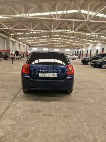 Toyota Corolla 2004, 290,000 km - 1.4 l - Saatlı