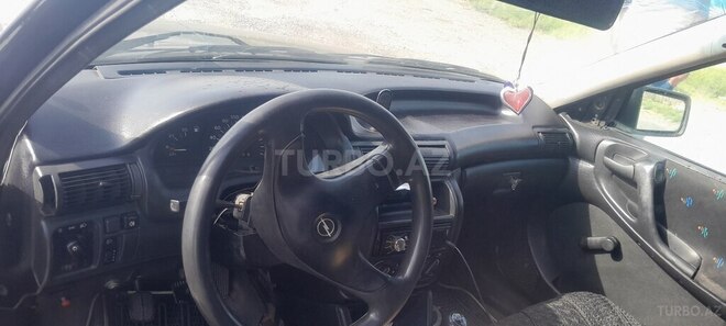 Opel Astra 1994, 285,000 km - 2.0 l - Bakı