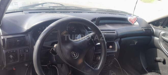 Opel Astra 1994, 285,000 km - 2.0 l - Bakı