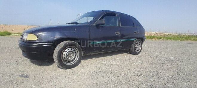 Opel Astra 1994, 285,000 km - 2.0 l - Bakı