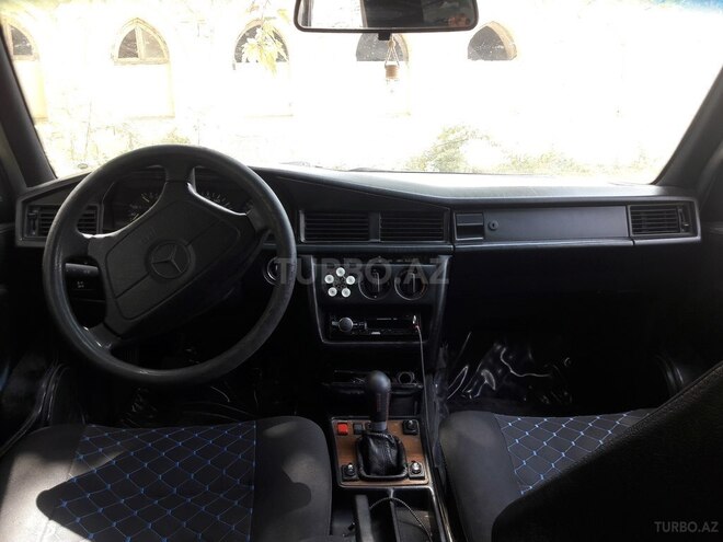 Mercedes 190 1990, 399,299 km - 2.0 l - Salyan