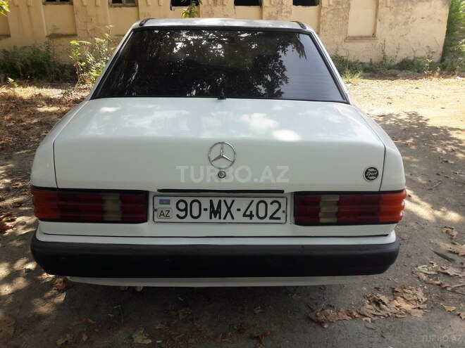 Mercedes 190 1990, 399,299 km - 2.0 l - Salyan