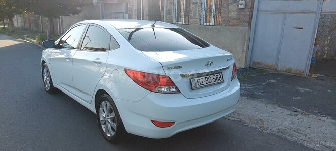 Hyundai Accent 2012, 65,030 km - 1.6 l - Zaqatala