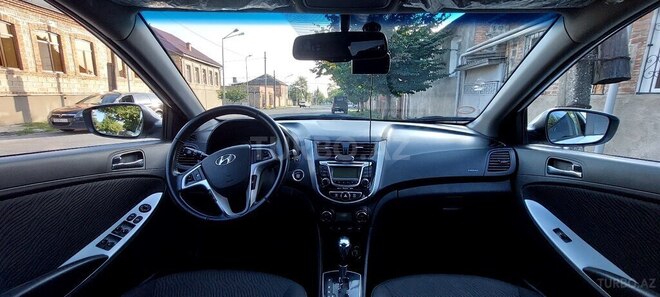Hyundai Accent 2012, 65,030 km - 1.6 l - Zaqatala