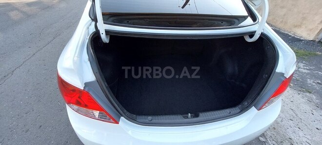 Hyundai Accent 2012, 65,030 km - 1.6 l - Zaqatala