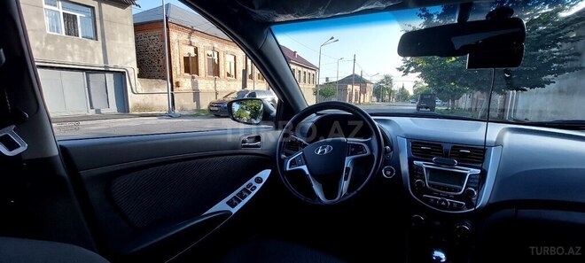 Hyundai Accent 2012, 65,030 km - 1.6 l - Zaqatala
