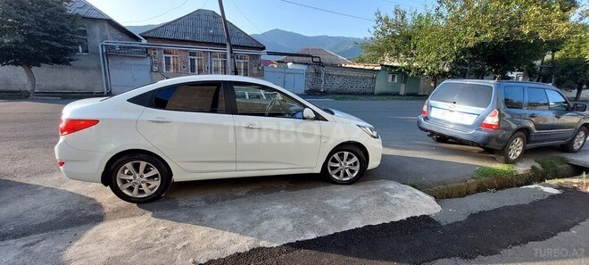Hyundai Accent 2012, 65,030 km - 1.6 l - Zaqatala