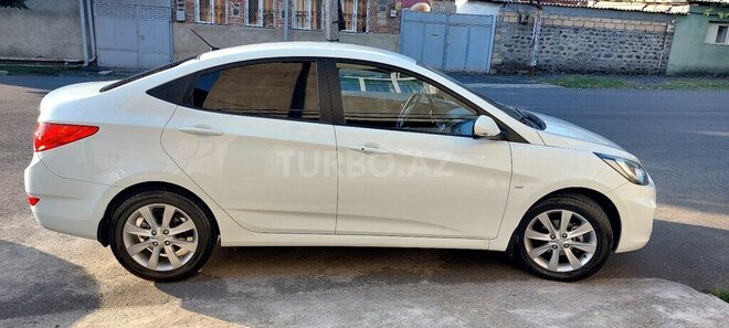 Hyundai Accent 2012, 65,030 km - 1.6 l - Zaqatala
