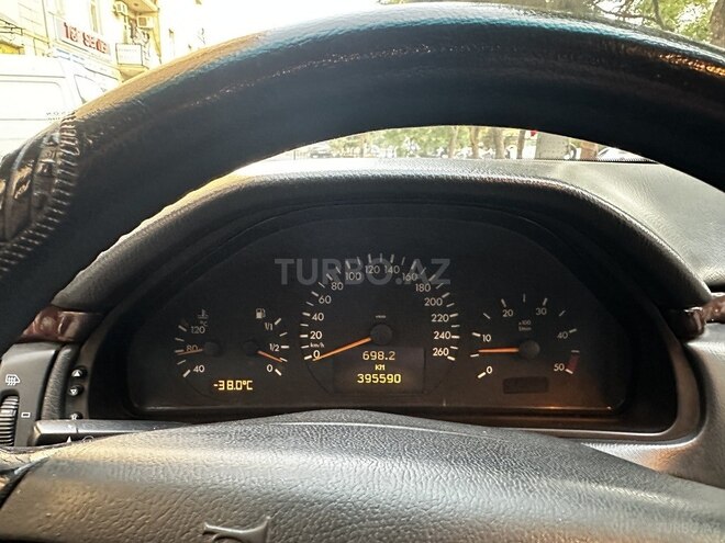 Mercedes E 270 1999, 395,000 km - 2.7 л - Bakı