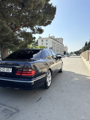 Mercedes E 220 1999, 400,000 km - 2.2 l - Bakı