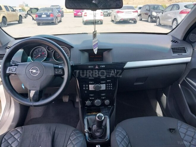 Opel Astra 2010, 178,000 km - 1.4 l - Bakı