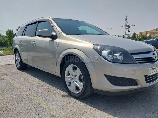 Opel Astra 2010, 178,000 km - 1.4 l - Bakı