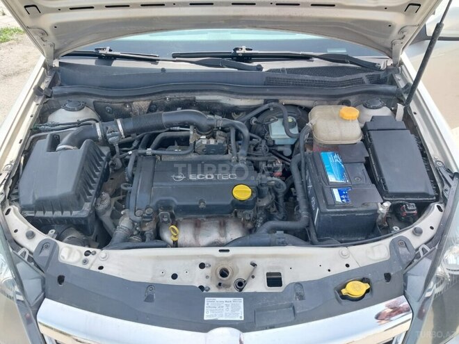 Opel Astra 2010, 178,000 km - 1.4 l - Bakı