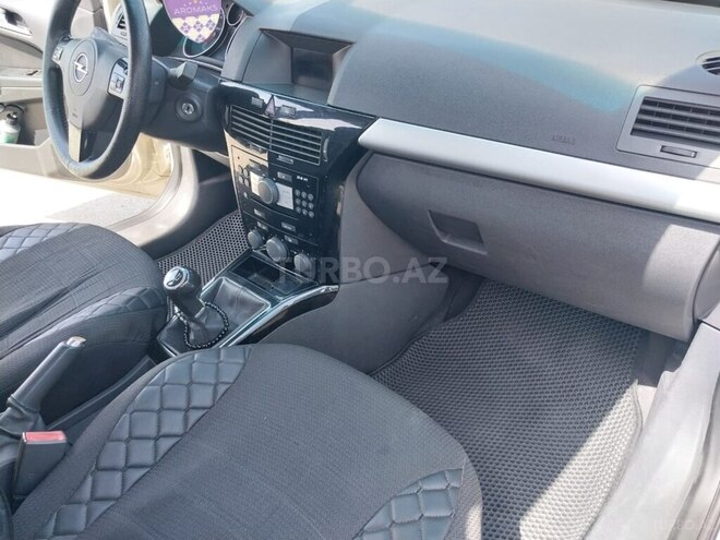 Opel Astra 2010, 178,000 km - 1.4 l - Bakı