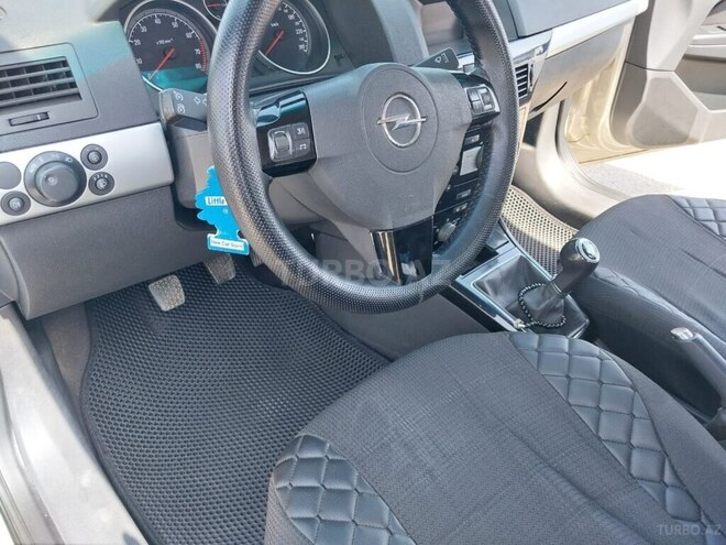 Opel Astra 2010, 178,000 km - 1.4 l - Bakı