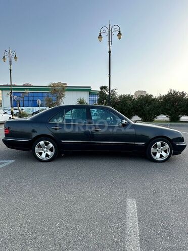 Mercedes E 200 2001, 203,000 km - 2.0 l - Sumqayıt