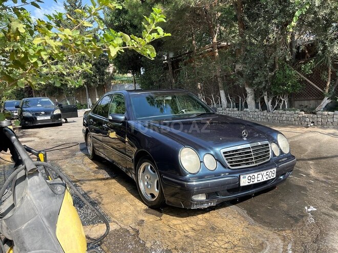 Mercedes E 220 2000, 318,000 km - 2.2 l - Bakı