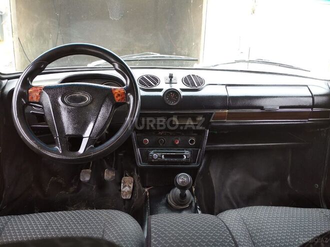 LADA (VAZ) 2106 2005, 40,000 km - 1.6 l - Salyan