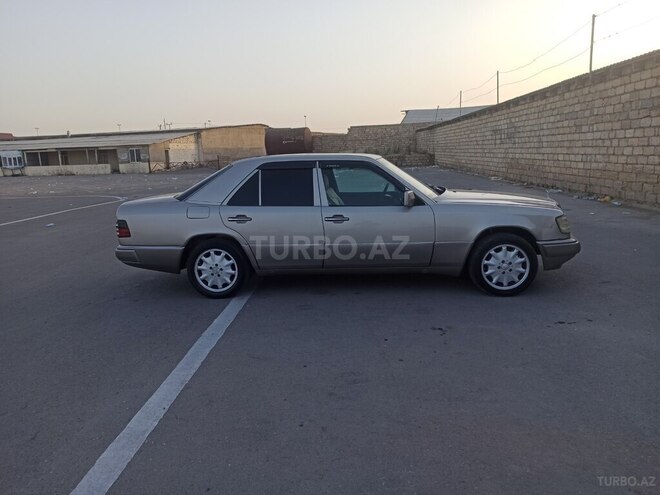 Mercedes E 200 1990, 23,223 km - 2.0 l - Bakı